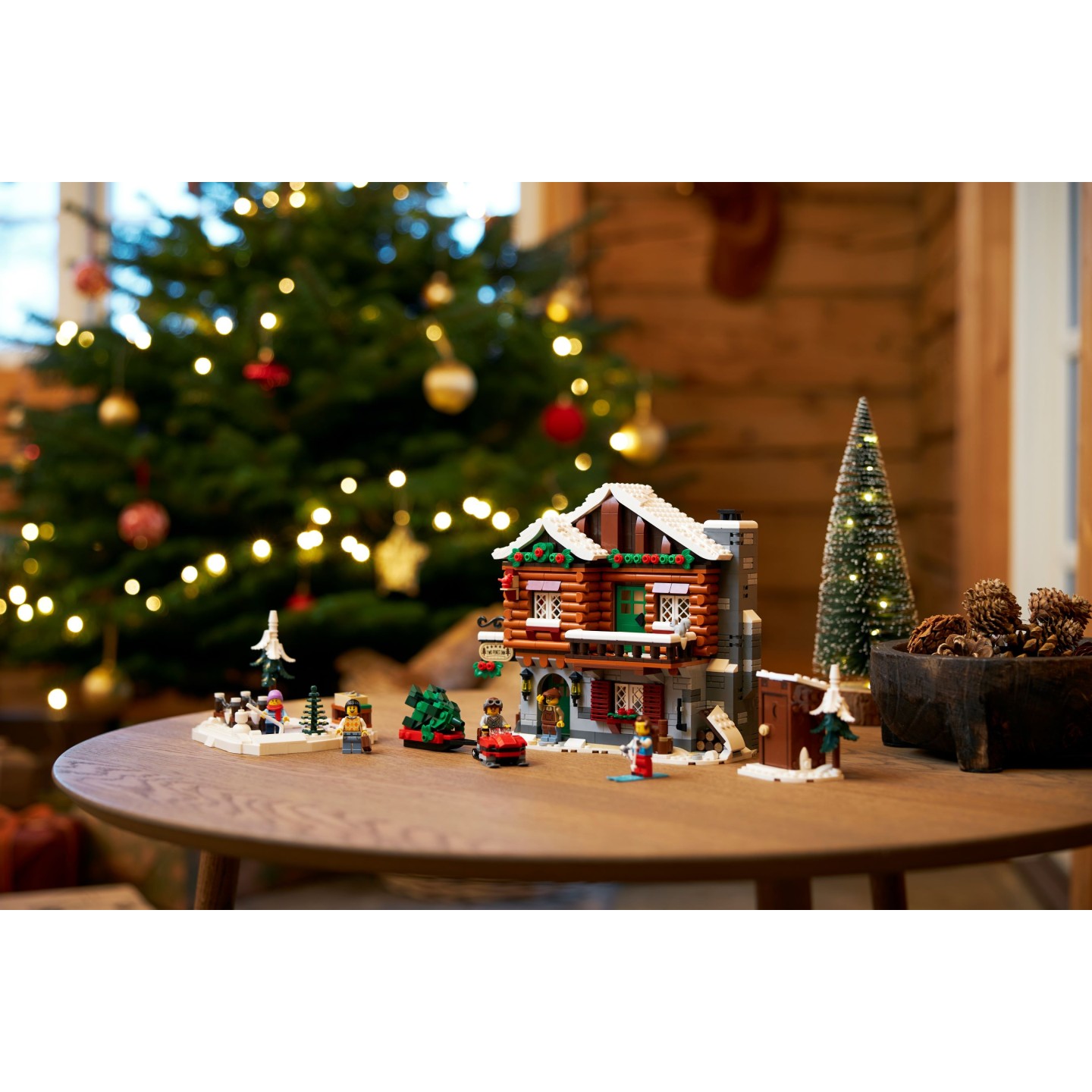 LEGO Icons 10325 - Le chalet alpin