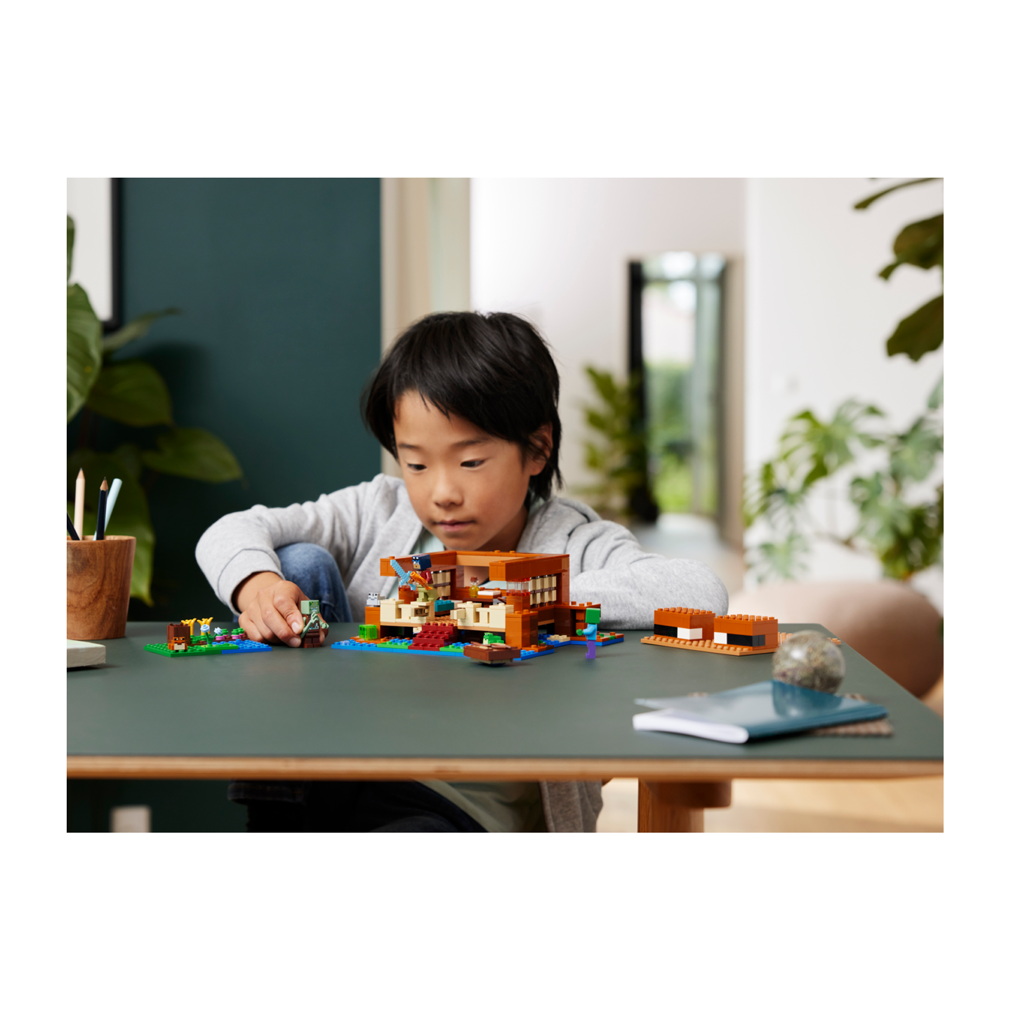 LEGO Minecraft 21256 - La maison de la grenouille