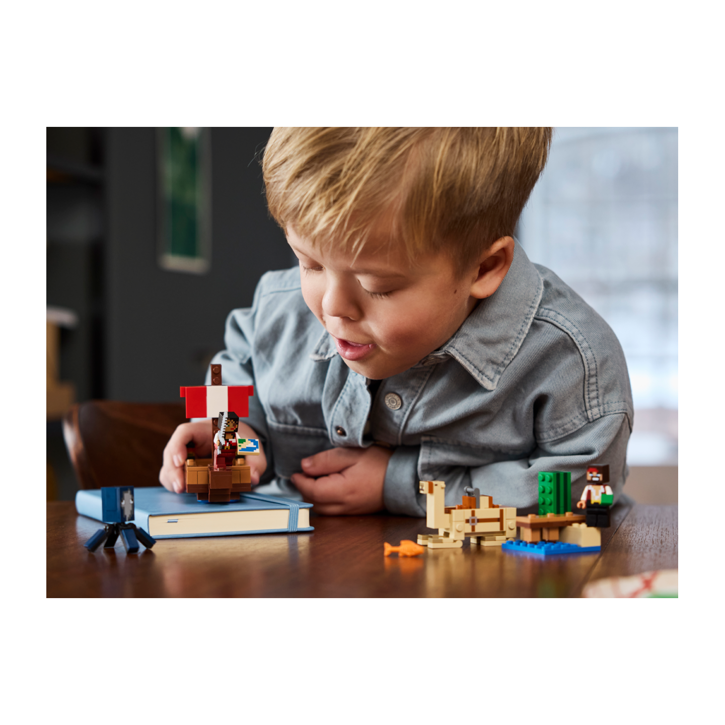 LEGO Minecraft 21259 - Le voyage du bateau pirate