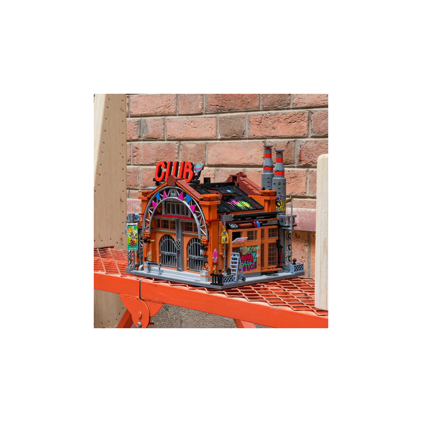 Lumibricks F9068 - Usine Maison de la Musique (Factory House Music)